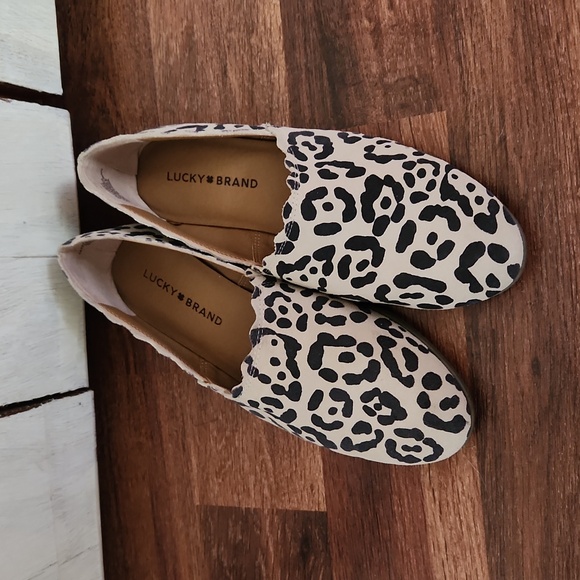 Lucky Brand Slip On Flats Sz 8 - Picture 1 of 5